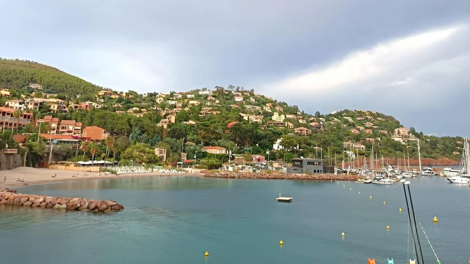 Lodge Magnifique Loft Sur La Plage Life Is A Beach Guesthouse Theoule-sur-Mer